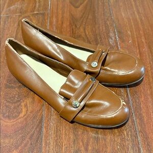Liz Claiborne Tan Leather Loafers